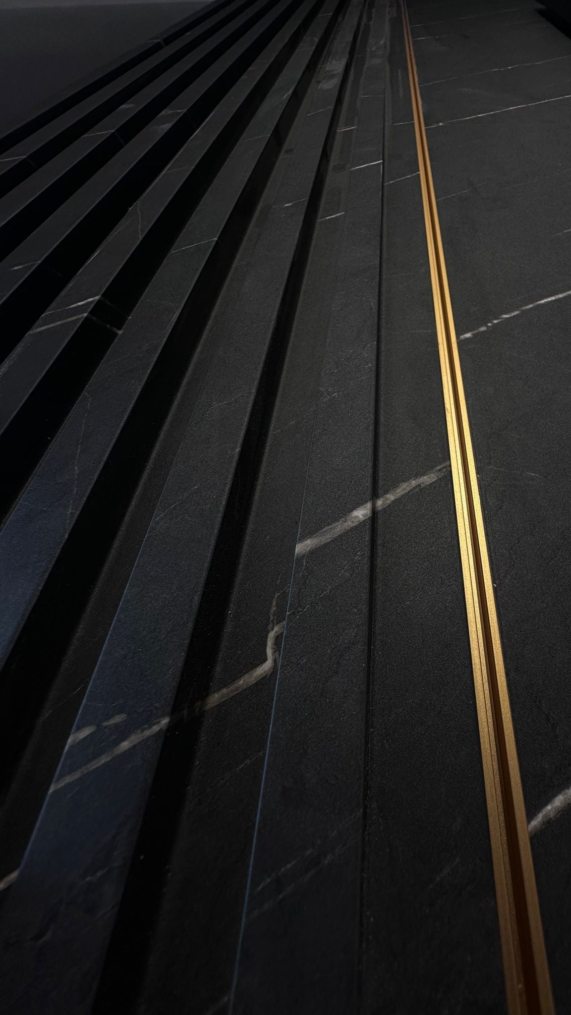 Black Marble - Large Fluted