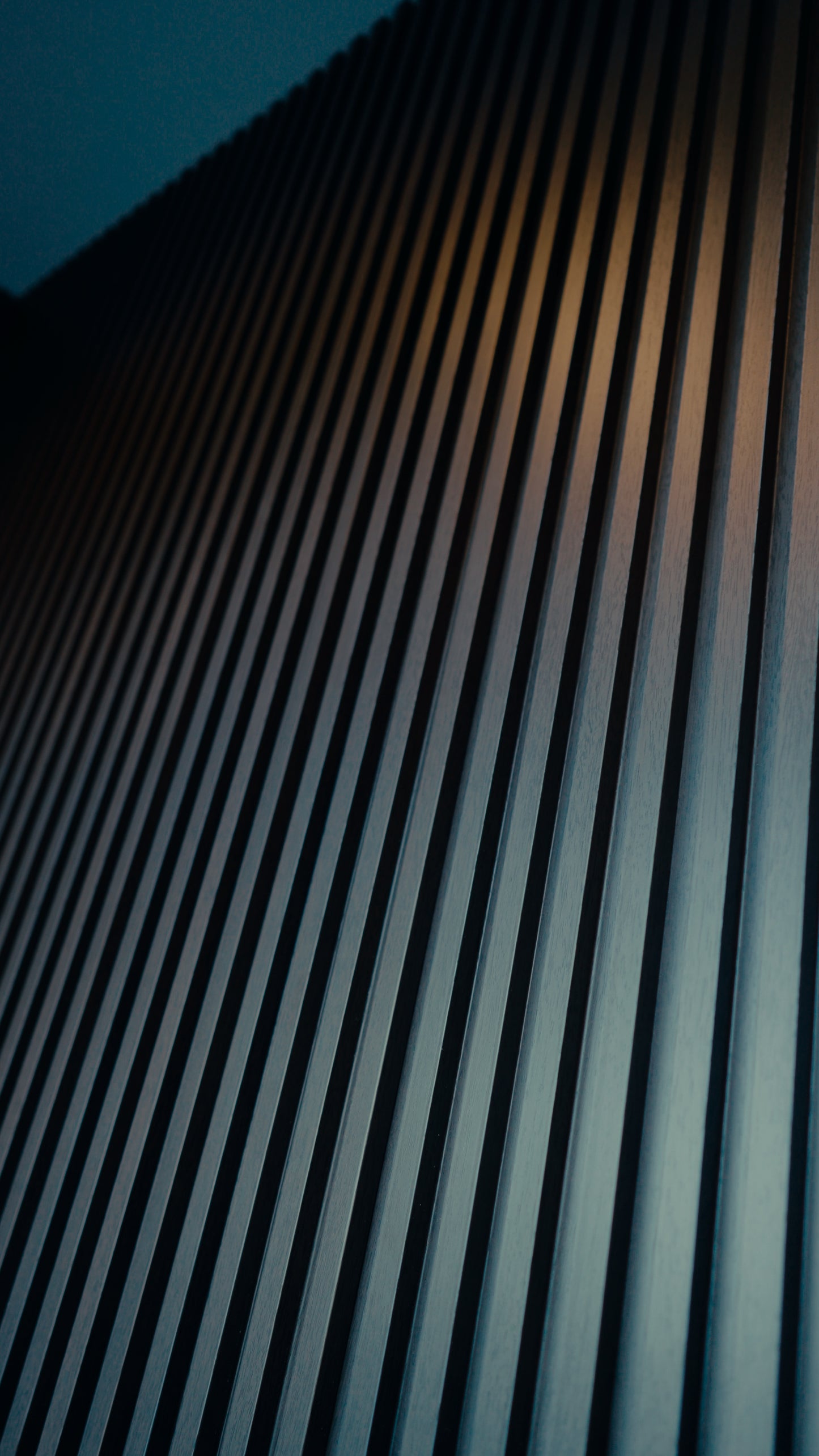 Ebony Drift - Large Fluted