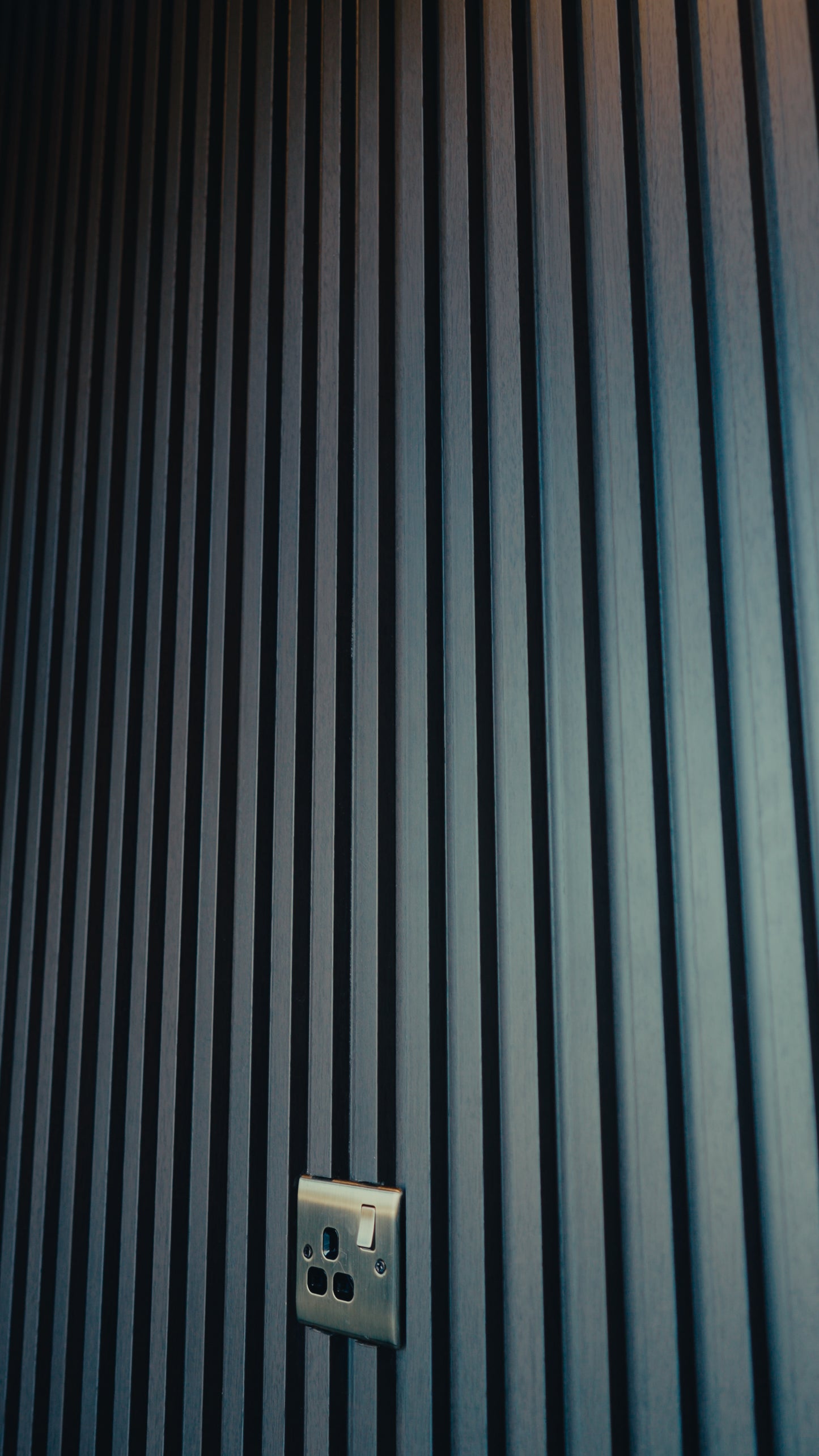 Ebony Drift - Large Fluted